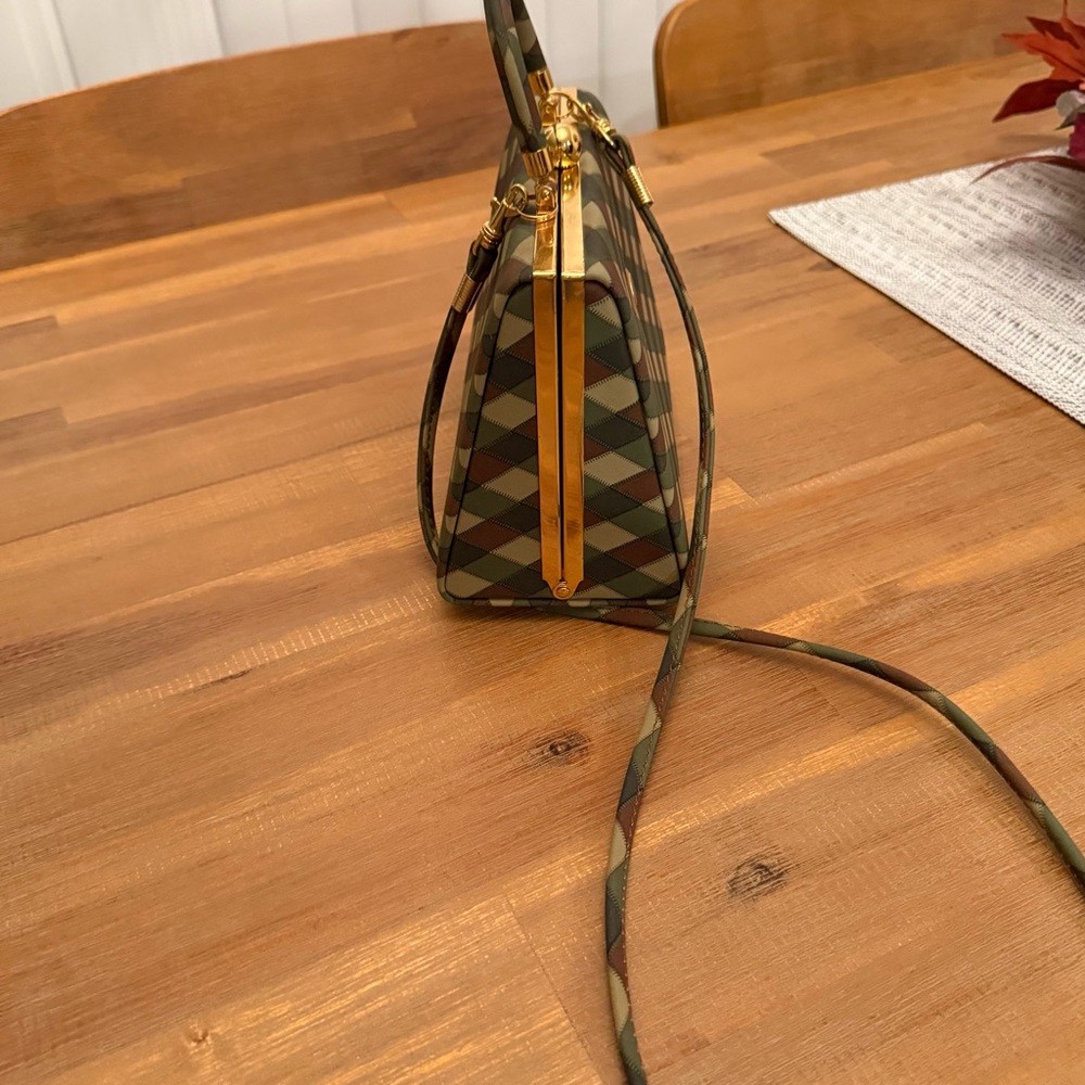 Cawen's Tan, Brown & Hunter Vintage Look Gold Handle Bag Like New - Picture 8 of 11